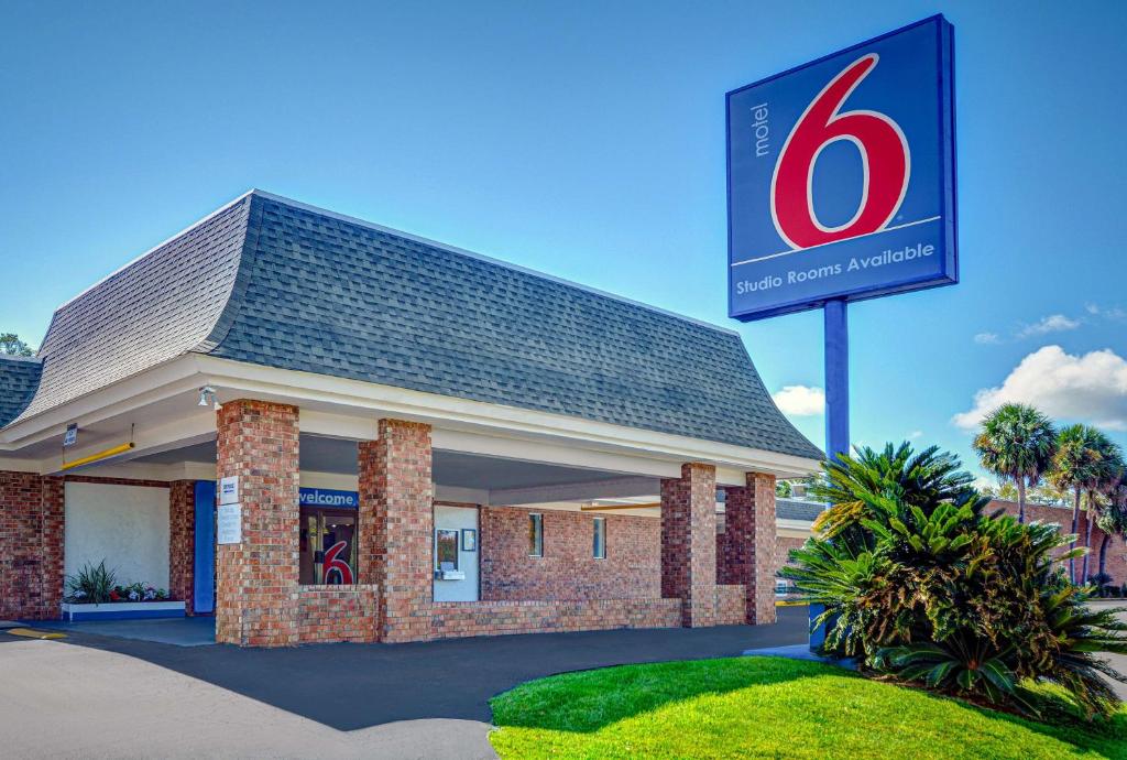Motel 6-Tallahassee FL - Downtown - main image