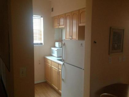 Collins Avenue Hostel - image 5