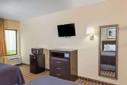 Travelodge by Wyndham Fort Myers - image 3