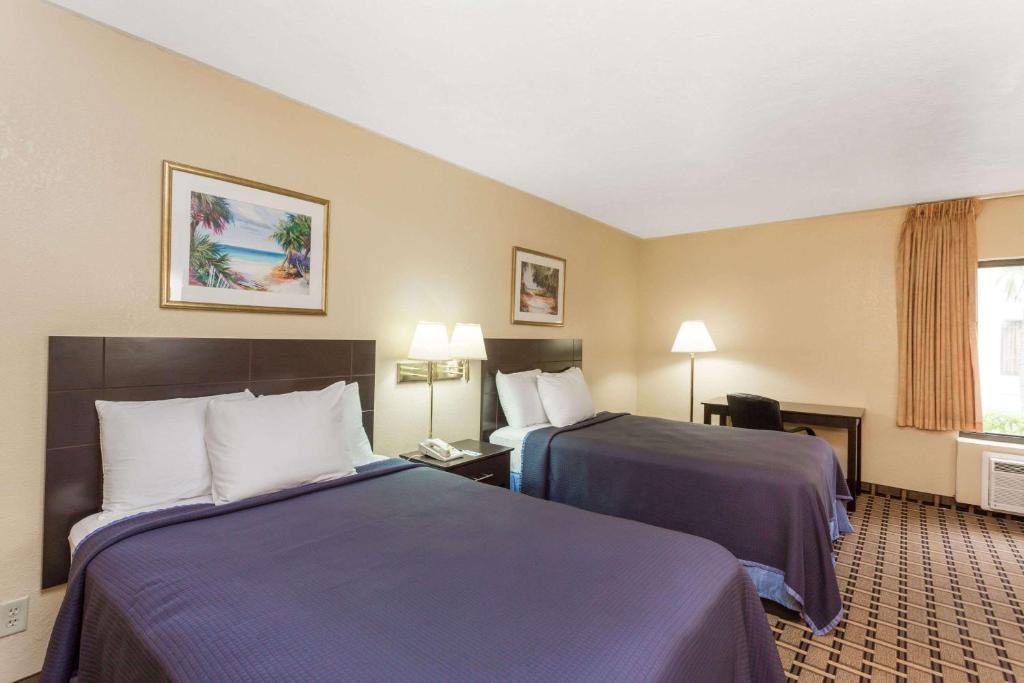 Travelodge by Wyndham Fort Myers - image 4