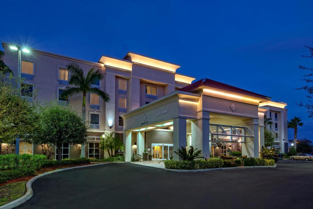 Hampton Inn & Suites Stuart-North - main image