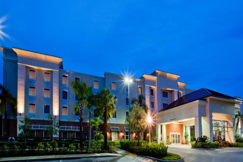 Hampton Inn & Suites Stuart-North - image 3