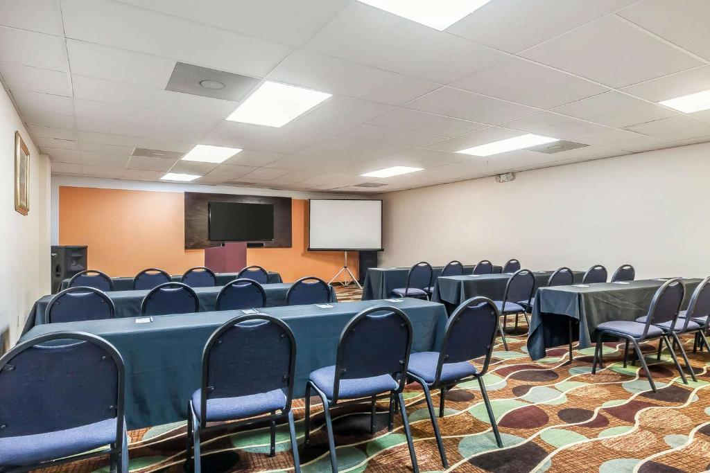 Comfort Inn St Petersburg North - image 3