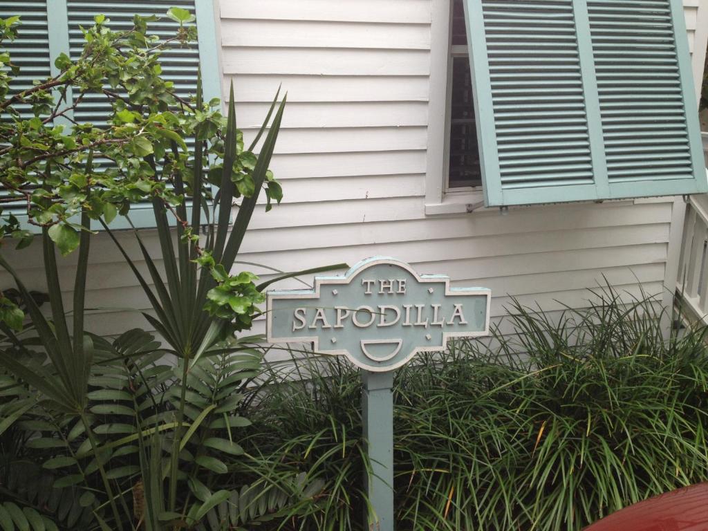 Paradise Inn - Adult Exclusive - image 2