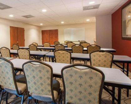 Comfort Suites Fort Pierce I-95 - image 2