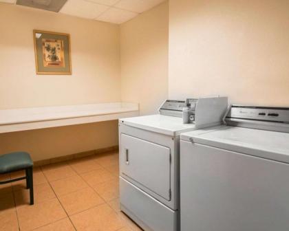 Comfort Suites Fort Pierce I-95 - image 3