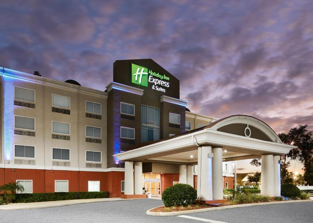 Holiday Inn Express Palatka Northwest an IHG Hotel - main image