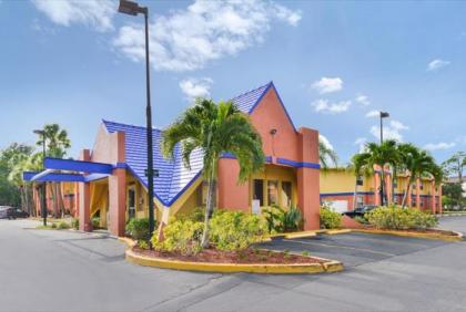 Americas Best Value Inn Sarasota - image 2