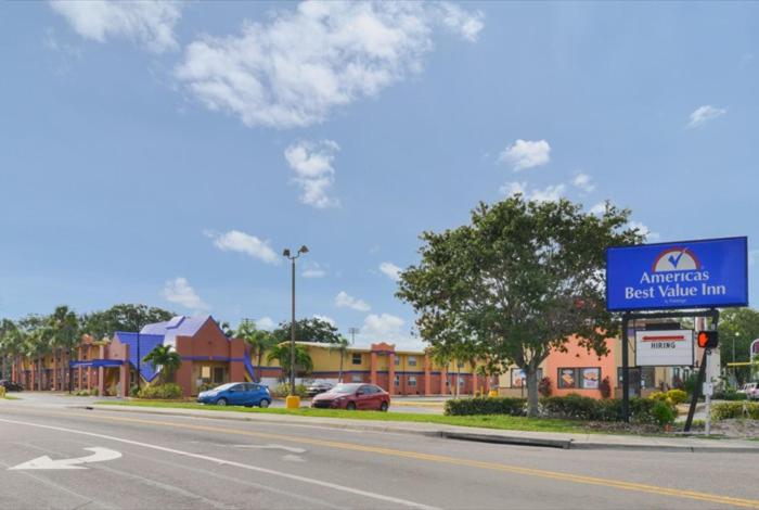 Americas Best Value Inn Sarasota - image 3