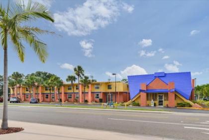 Americas Best Value Inn Sarasota - image 4