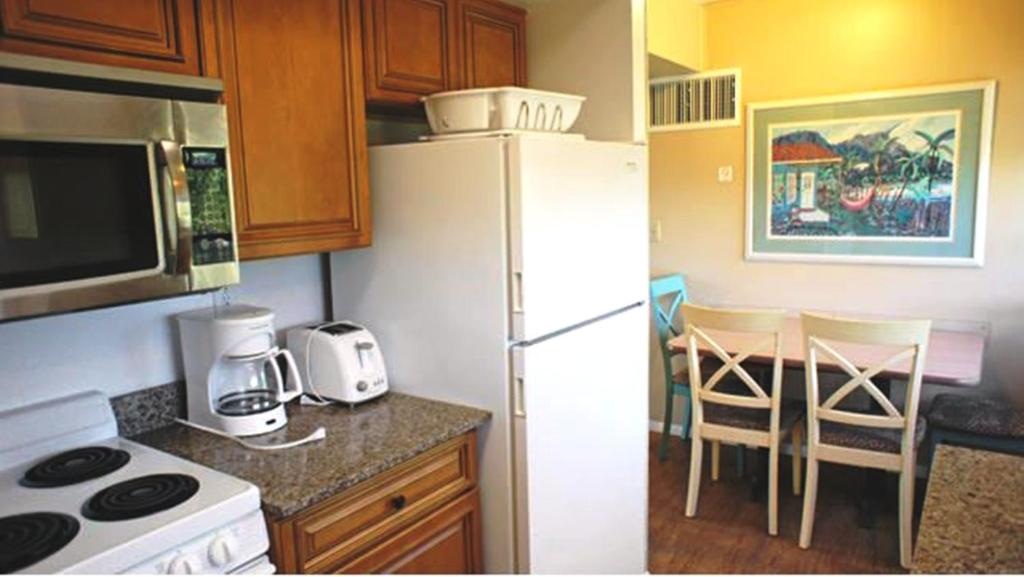Shalimar Cottages And Motel - image 3