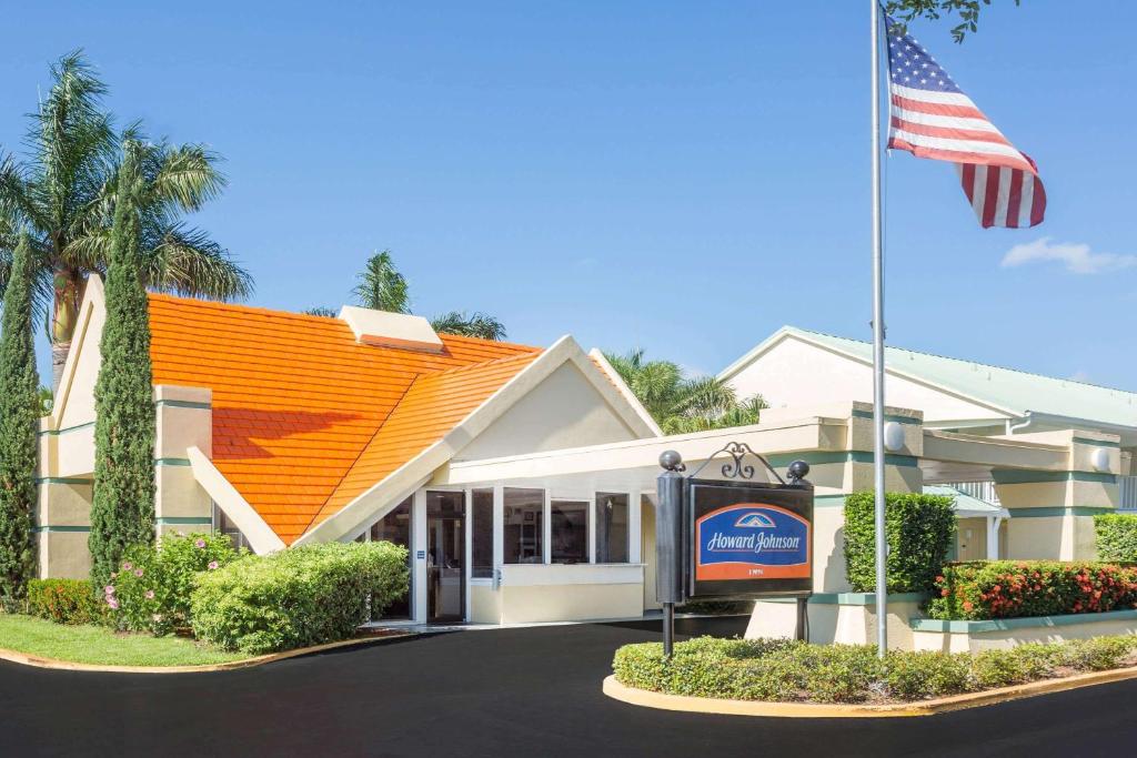 Howard Johnson by Wyndham Vero Beach / Downtown - main image