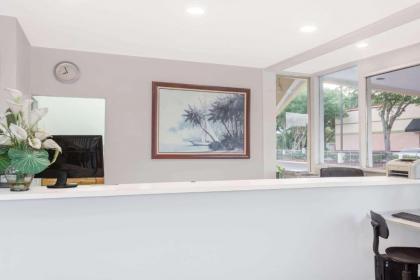 Howard Johnson by Wyndham Vero Beach / Downtown - image 4