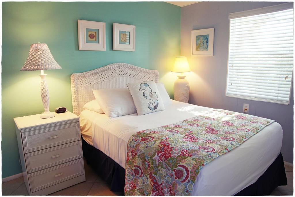 Sea Spray Inn - main image