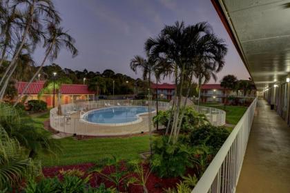 Vero Beach Inn  Suites Vero Beach I 95 Vero Beach Florida