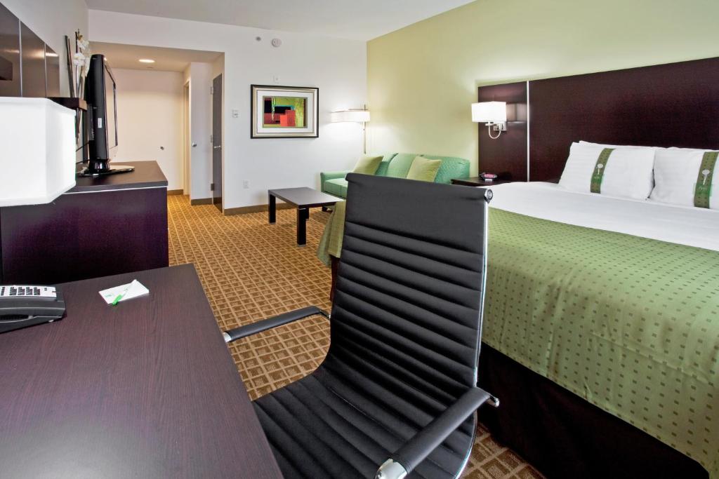 Holiday Inn - Sarasota Bradenton Airport an IHG Hotel - image 3