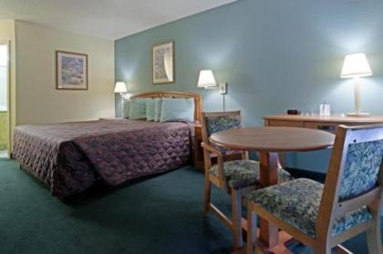 Americas Best Value Inn Florida Turnpike & I-95 - image 4