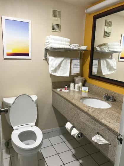 Days Inn by Wyndham Miami International Airport - image 2