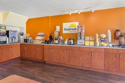 Days Inn by Wyndham Wildwood I-75 - image 5