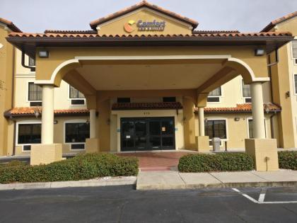 Comfort Inn  Suites Northeast   Gateway St Petersburg Florida