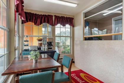 Econo Lodge near university Tallahassee downtown - image 5