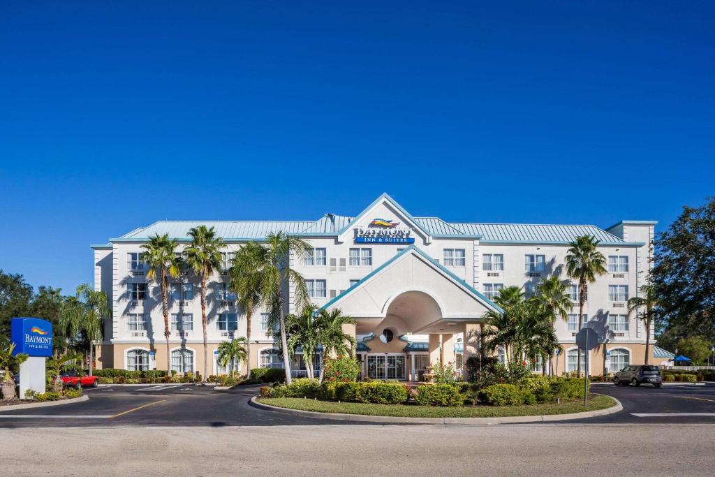 Baymont by Wyndham Fort Myers Airport - main image