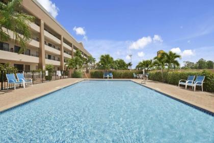 Super 8 by Wyndham Fort myers Fort myers Florida