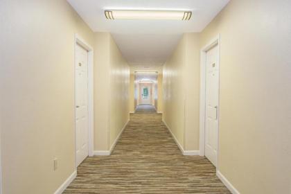 Hospitality Inn - Jacksonville - image 2