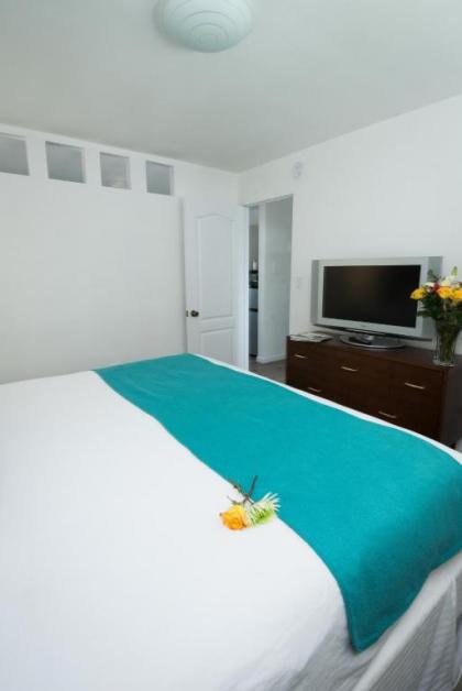 Regency Inn & Suites Sarasota - image 2