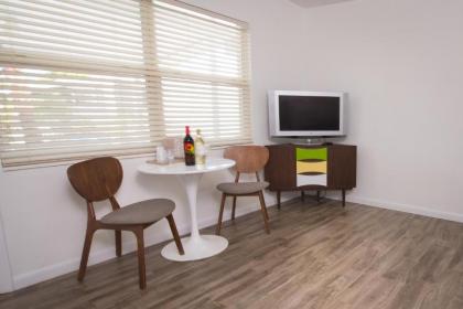 Regency Inn & Suites Sarasota - image 3