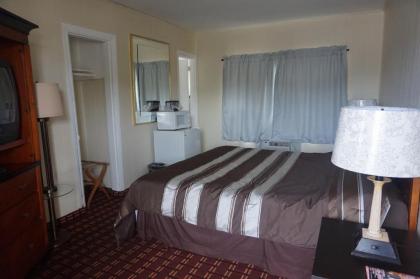 Vacation Inn Motel - image 4
