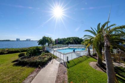 Red Roof Inn Ft. Myers - image 2