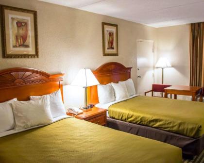 Econo Lodge Panama City - image 4