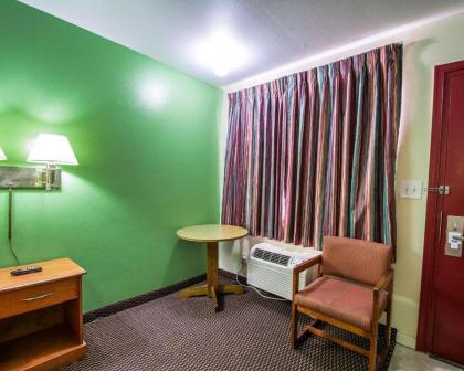 Rodeway Inn Fort Pierce I-95 - image 3