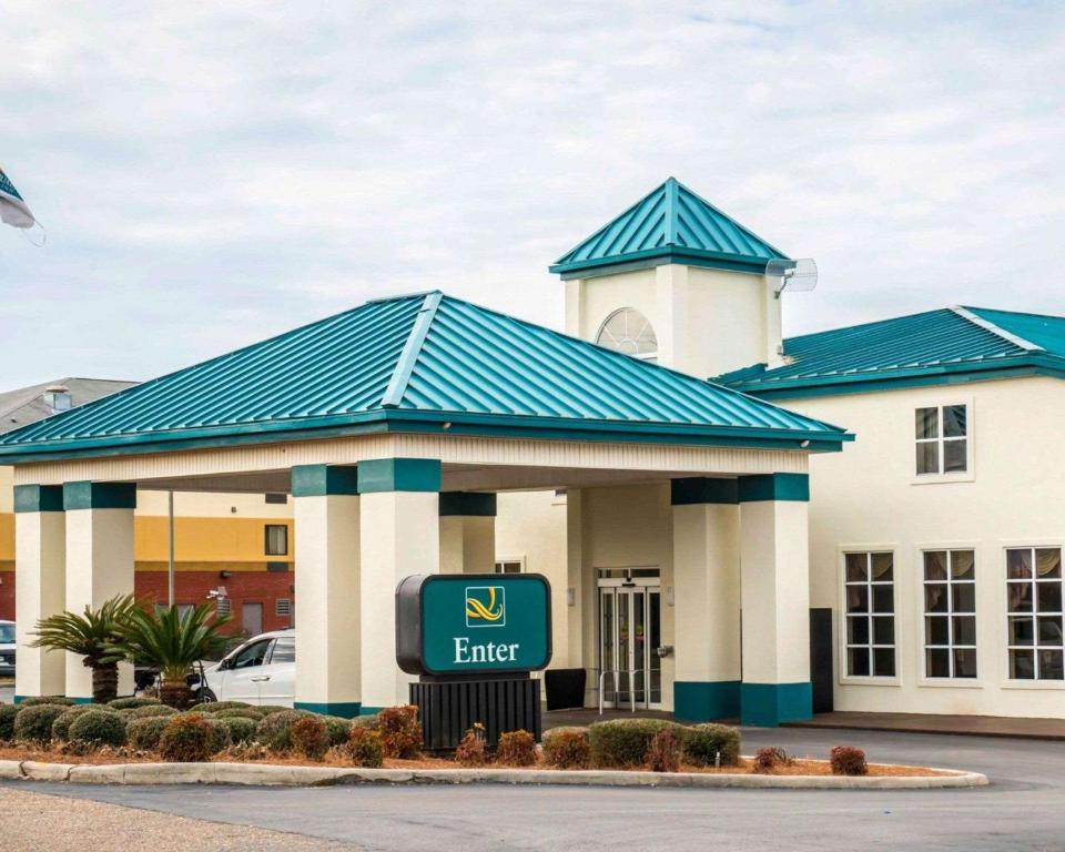 Quality Inn Chipley I-10 at Exit 120 - main image