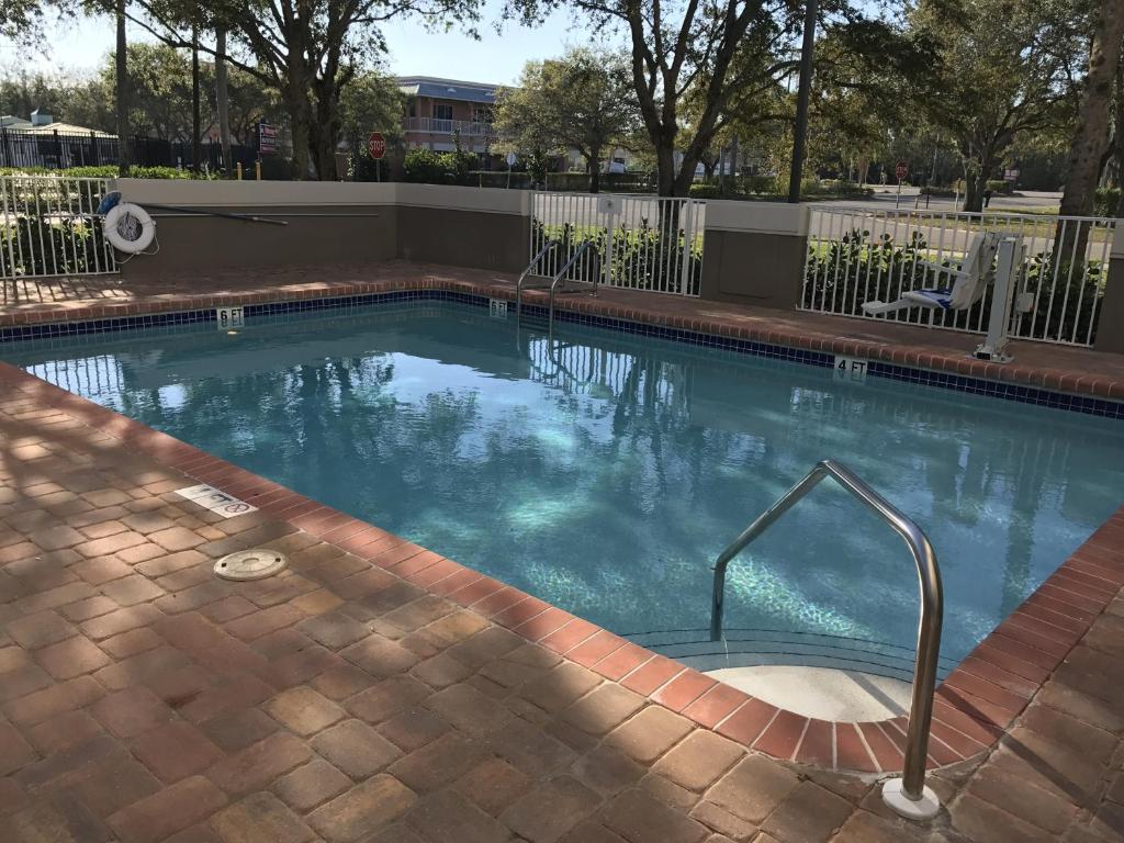Holiday Inn Express - Naples South - I-75 an IHG Hotel - image 2
