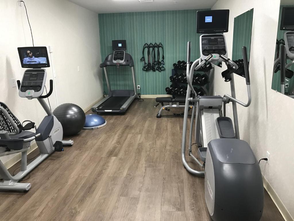Holiday Inn Express - Naples South - I-75 an IHG Hotel - image 3