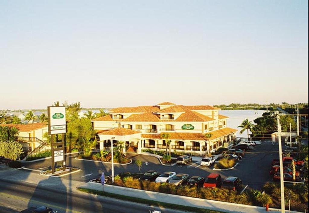 Courtyard by Marriott Key West Waterfront - image 2