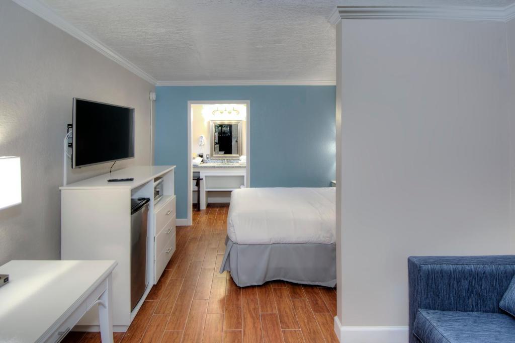 Melbourne All Suites Inn - image 2