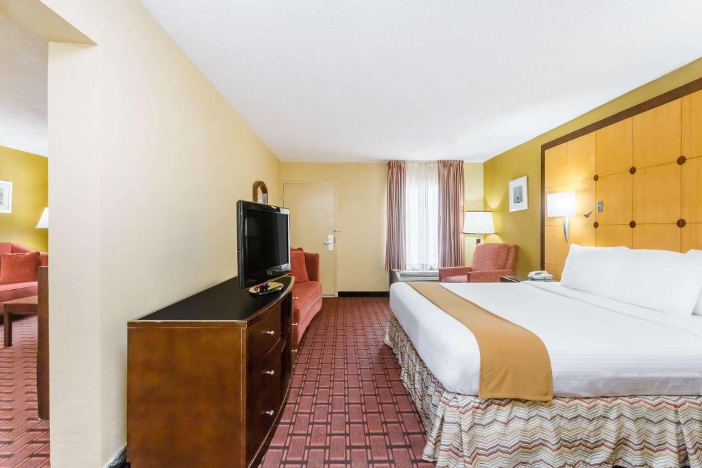 Sweet Dream Inn - University Park - image 4