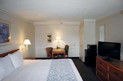La Quinta Inn by Wyndham Tampa Bay Pinellas Park Clearwater - image 4