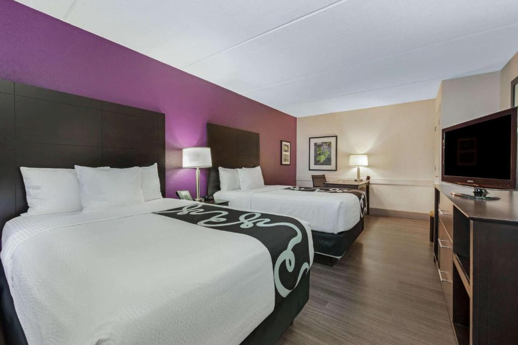 La Quinta Inn by Wyndham Miami Airport North - main image
