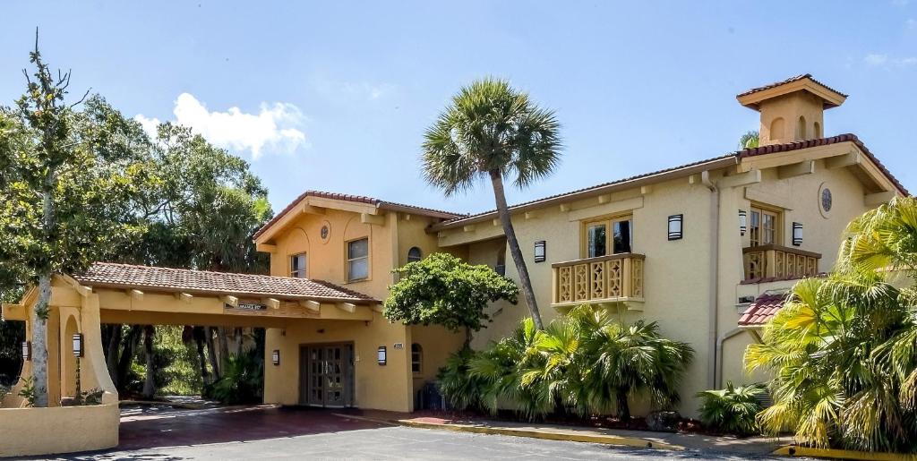 Red Roof Inn Tampa Bay - St. Petersburg - main image