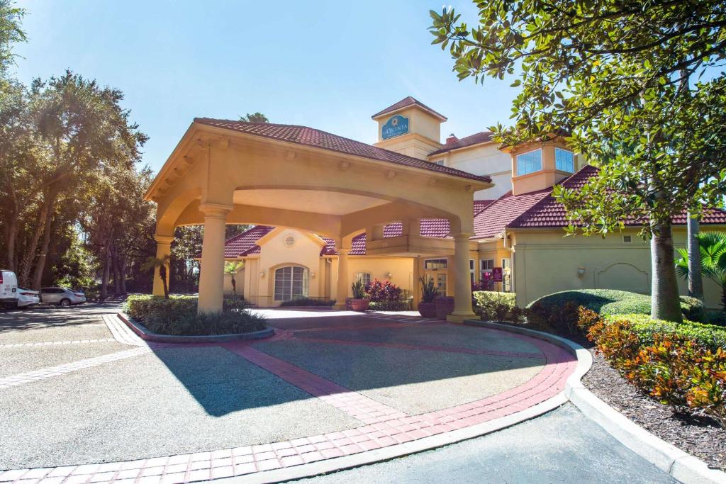 La Quinta by Wyndham Tampa Brandon Regency Park - main image