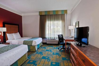 La Quinta by Wyndham USF (Near Busch Gardens) - image 3