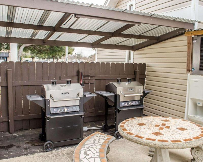Mainstay Suites Pensacola - image 2