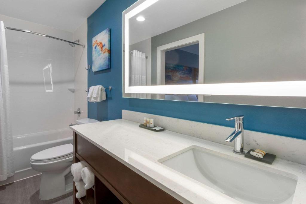 La Quinta by Wyndham Ft. Myers - Sanibel Gateway - image 4