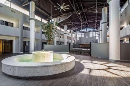 Clarion Hotel Orlando International Airport - image 3