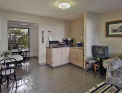 Guest Inn Lake City - main image