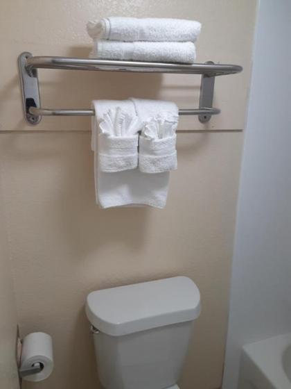 Holiday Lodge & Suites - Sunset Plaza - Fort Walton Beach - image 5